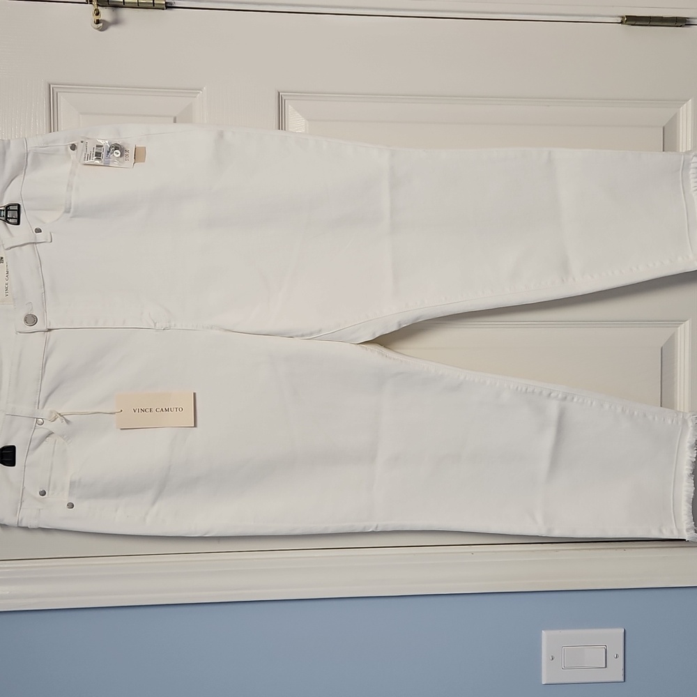 Vince Camuto Raw Edge Hem Ankle Jeans: Ultra White: Size- 22W